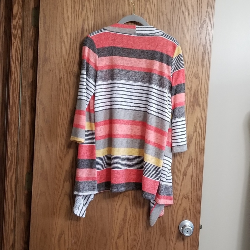Vest - Picture 2 of 4